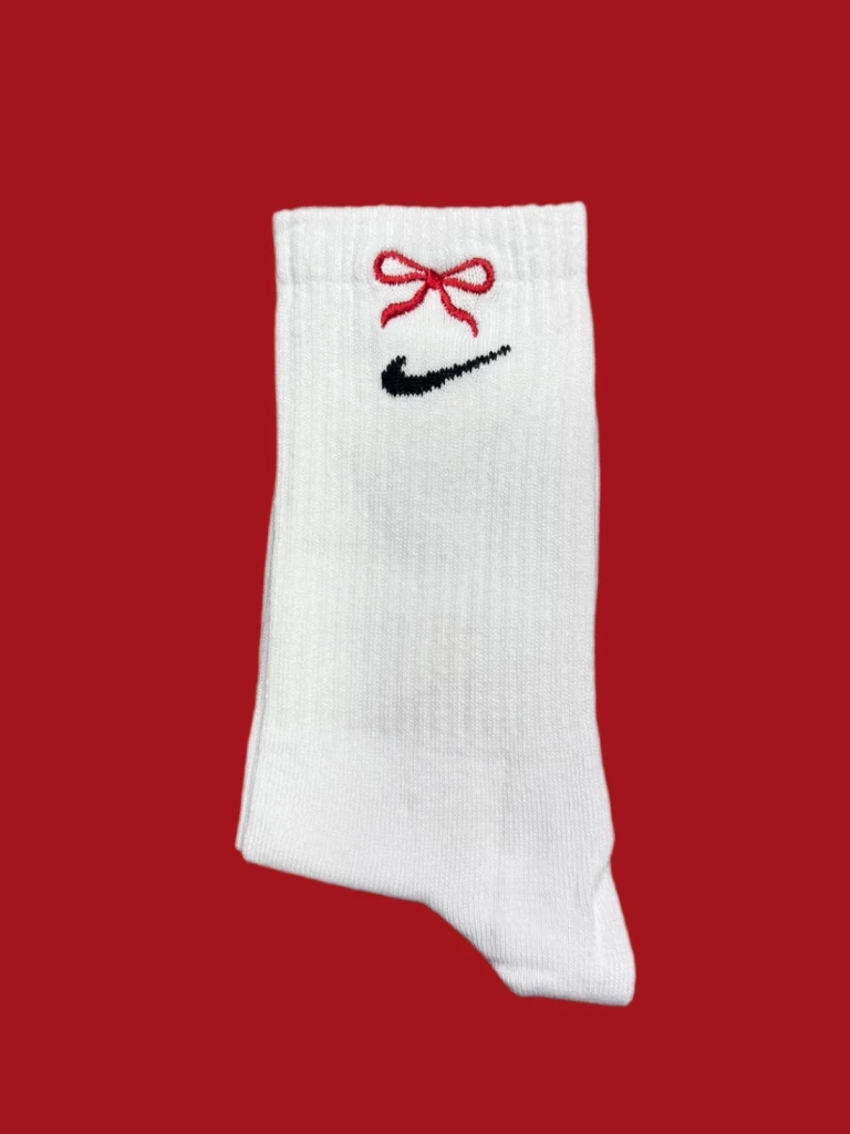 نايك مطرز 11