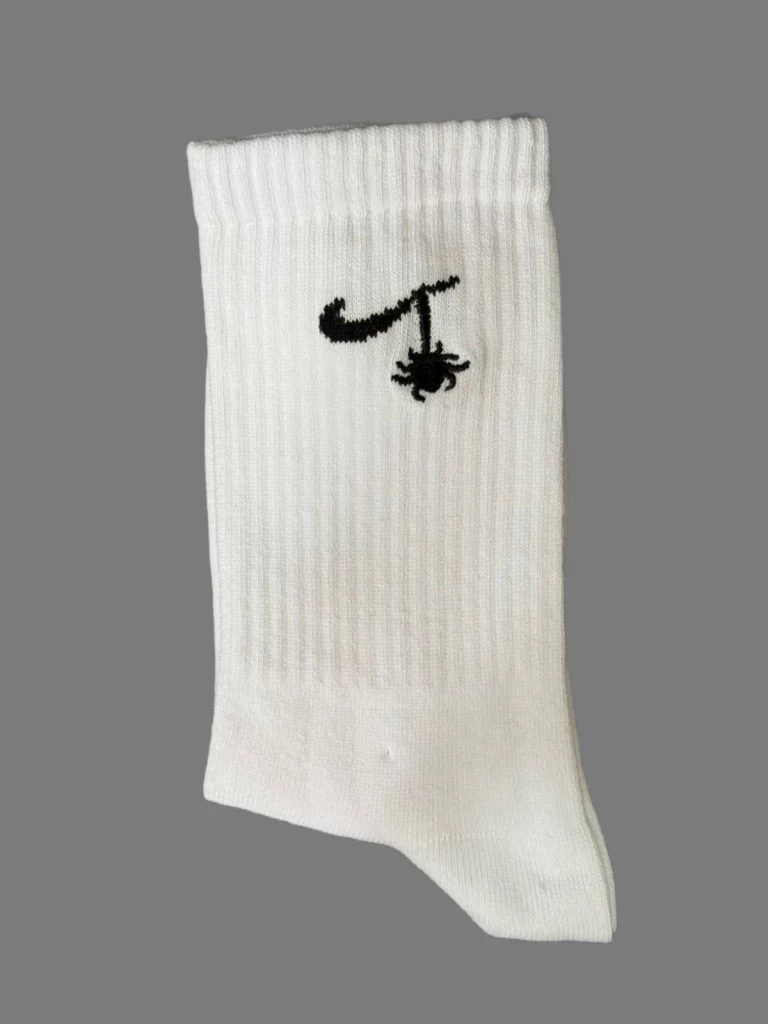 نايك مطرز 10